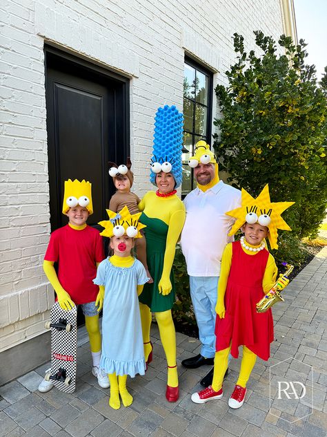 Simpsons Family Halloween Costume, The Simpsons Costumes Diy, Bart Simpson Halloween Costume, Simpsons Family Costume, The Simpsons Halloween Costume, Diy Simpsons Costumes, 90s Family Halloween Costumes, Simpson Family Costume, Unique Family Costume Ideas