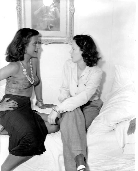 Hedy Lamarr recieves a visit from Eleanor Powell during the filming of White Cargo (1942) Eleanor Powell, Gloria Grahame, The Most Beautiful Woman, Hedy Lamarr, Tap Dancer, Image Film, Hooray For Hollywood, Chick Flicks, Film Star