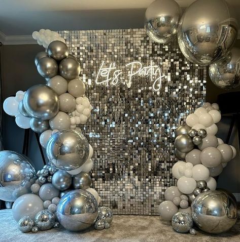 Silver 25th Anniversary Decorations, Silver Backdrop Birthday, Silver Anniversary Ideas Decorations, Shimmer Wall With Balloons, Silver Party Ideas, Prom Backdrop Ideas, Prom Photo Backdrop, Silver Shimmer Wall Backdrop, Anniversary Wall Decoration Ideas