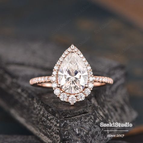 Vintage Wedding Rings Rose Gold, Wedding Rings Teardrop, Pear Engagement Ring Halo, Engagement Ring Halo, Drop Ring, Half Eternity Ring Diamond, Moissanite Engagement Ring Halo, Pear Shaped Ring, Ring Rosegold