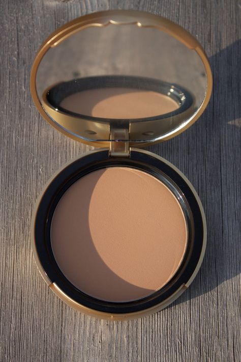 Editor’s Picks: 10 of the Best Bronzers for Natural-Looking Sunkissed Skin | The Skincare Edit Cool Tone Bronzer, Bronzer For Fair Skin, Bronzer Tips, Light Olive Skin, Caramel Skin, Best Bronzer, Butter Bronzer, Sunkissed Skin, Olive Skin Tone