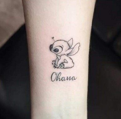 Ohana Tattoo, Father Daughter Tattoos, Stitch Tattoo, Lilo And Stitch Quotes, Getting A Tattoo, Minimalist Tattoos, Classy Tattoos, Girly Tattoos, Tattoos For Daughters