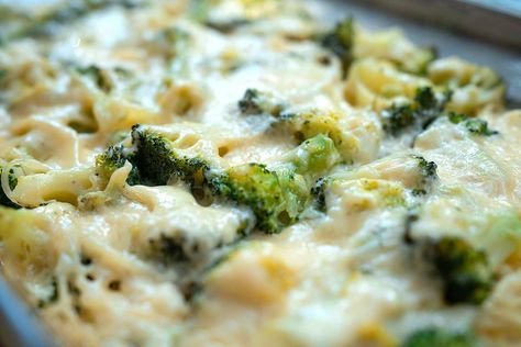 Pasta And Broccoli Recipes, Broccoli Noodle Casserole, Casserole Sides, Broccoli Pasta Casserole, Cheesy Broccoli Pasta, Creamy Broccoli Pasta, Pasta Broccoli, 30seconds Food, Pasta Casserole Recipes