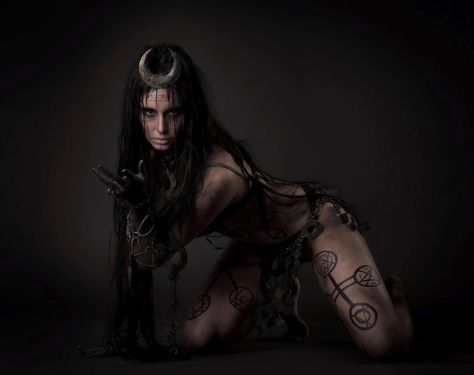 Enchantress Costume, Enchantress Cosplay, Cleopatra Halloween, The Enchantress, Pretty Halloween Costumes, Pretty Halloween, Dark Energy, Halloween Scary, Fantasias Halloween