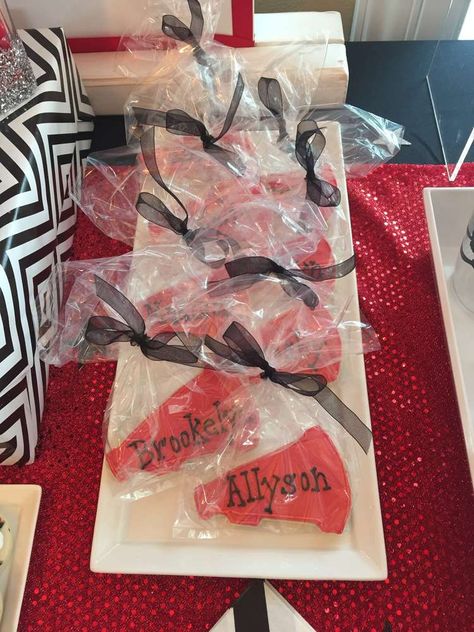 TEAM DARE Cheerleading Kickoff Party | CatchMyParty.com Cheer Team Christmas Party Ideas, Cheerleader Banquet Ideas, End Of Season Cheer Party Ideas, Cheer Party Ideas, Cheer Birthday Party Ideas, Cheer Banquet Ideas, Cheerleading Banquet, Auburn Party, Football Banquet Centerpieces