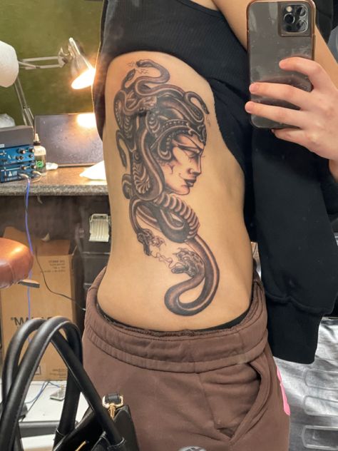 #medusa #tattoo #ribcage #ribtattoo medusa tattoo Medusa Tattoo On Side Of Ribs, Medusa Ribcage Tattoo, Medusa Rib Tattoo, Tattoo Ribcage, Tattoos On Side Ribs, Ribcage Tattoo, Medusa Tattoo, Side Tattoos, Rib Tattoo