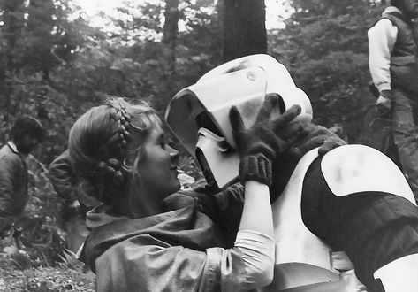 Scout Trooper, Star Wars Cast, Han And Leia, Classic Star Wars, Return Of The Jedi, Forest Adventure, Leia Organa, Star Wars Wallpaper, Star Wars Pictures