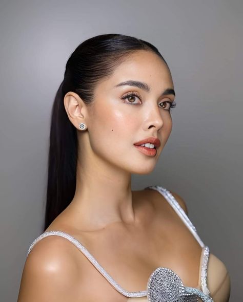 Happy birthday 🎂 to the beautiful Filipino 🇵🇭 actress, model, and beauty queen who won Miss World Philippines 2013 title and crowned as Miss World 2013 Megan Young ♥️♥️ Born: February 27, 1990 (age 34 years) #starzmagazine #starz_magazine #MeganYoung #filipinobeauty #happybirthday happy Filipino Actress, Miss World 2013, Megan Young, Miss World, Beauty Queen, Beauty Queens, Philippines, Happy Birthday, Actresses