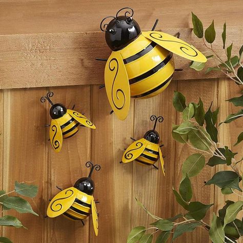 1pc Bee Design Garden Decoration Craft | SHEIN USA Bumblebee Decorations, Bumblebee Garden, Bumble Bee Wall Art, Metal Garden Ornaments, Bumble Bee Art, Custom Bench Cushion, Bee Wall Art, Bee Wall, Inspirational Wall Decor