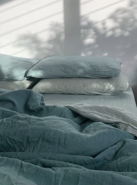 Blue Bedsheets Aesthetic, Blue Bedsheet Aesthetic, Blue Bedspread Aesthetic, Teal Linen Bedding, Full Bedding Sets, Luxury Bedding Sets, Make Your Bed, Linen Duvet, Blue Bedding