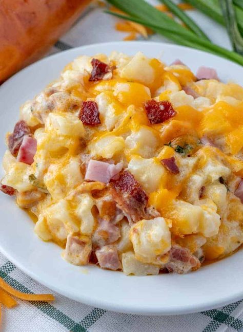 Ham & Bacon Cheesy Potatoes Bacon Cheesy Potatoes, Easter Smores, Casserole With Hashbrowns, Breakfast Casserole With Hashbrowns, Cheesy Potatoes Recipe, Taquitos Recipe, Breakfast Meat, Diced Potatoes, Hash Brown