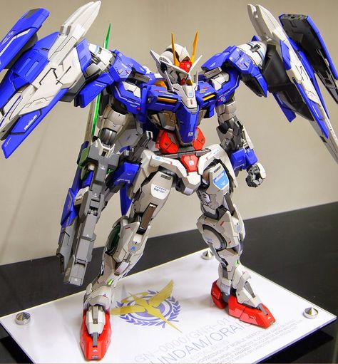 Custom Build: PG 1/60 00 Raiser "Improved" - Gundam Kits Collection News and Reviews Gundam 00 Raiser, Lego Gundam, 00 Raiser, Future Robots, Mobile Suit Gundam 00, Battle Robots, Strike Gundam, Gundam Toys, Gundam 00