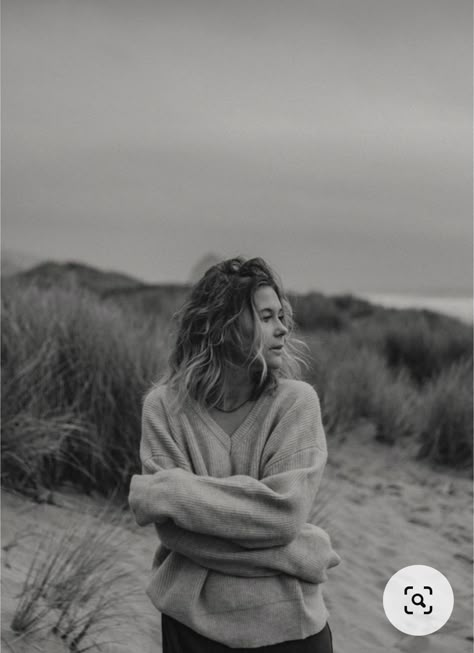 Black And White Moody Photography, Beach Pictures Portrait, Moody Poses Photography, Seaside Photoshoot Ideas, Gloomy Day Beach Photoshoot, Moody Film Photography, Foggy Portrait Photography, Lakeside Portrait Photography, Cloudy Portrait Photography