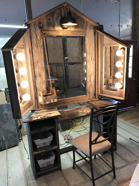 Handmade wooden vanity.  Great for makeup storage and other beauty items. Western Room Ideas, Western Bedrooms, Country Bedroom Decor, Western Bedroom Decor, Western Rooms, Western Bedroom, Wooden Vanity, Vanity Ideas, Western Homes