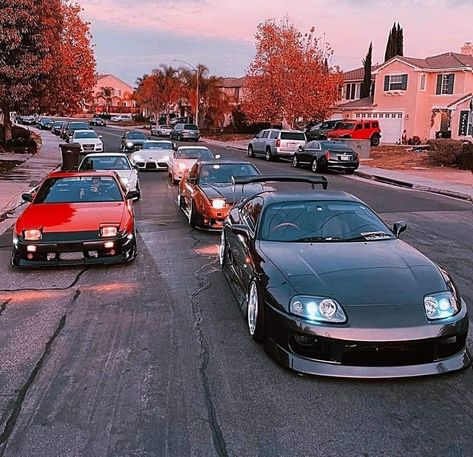 Jdm GANG😄🌆 Car Gang Aesthetic, Japan Car Meet, Car Meet Aesthetic, Car Gang, Disney Cars Wallpaper, Car Meets, Jdm Racing, Jdm Parts, Jdm Accessories