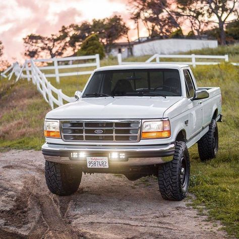 Ford Obs, Obs Ford, Ford Trucks F150, Built Ford Tough, Old Ford Trucks, Classic Ford Trucks, Pick Up Truck, Lifted Chevy, Lifted Chevy Trucks