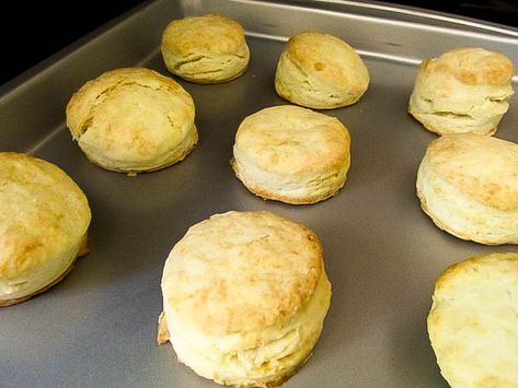 Biscuits From Scratch, Cream Biscuits, Biscuit Dough, Biscuits Easy, Biscuits Recipe, Homemade Biscuits, Bread Biscuits, Buttermilk Biscuits, Breads And Rolls