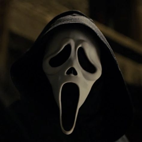 Ghostface in Scream 6 Ghostface Scream Vi, Scream Aethstetic, Scream Icons, Scream Aesthetic, Scream Vi, Scream Mask, Scream 2, Scream 3, Medusa Art