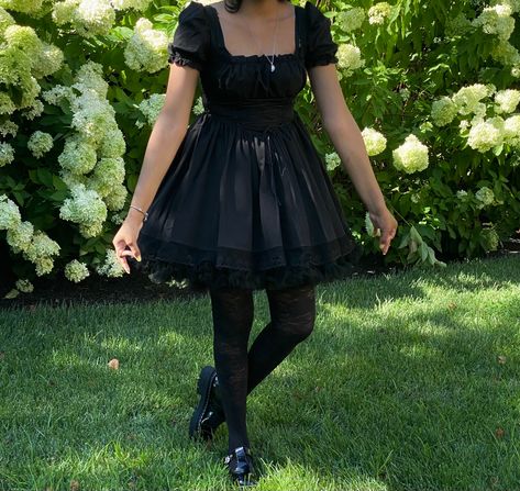 Black Babydoll Dress Outfit, Poc Alt, Babydoll Goth, Babydoll Dress Outfit, Black Babydoll Dress, Milkmaid Dress, Lace Babydoll Dress, Casual Goth, Aesthetic Dress