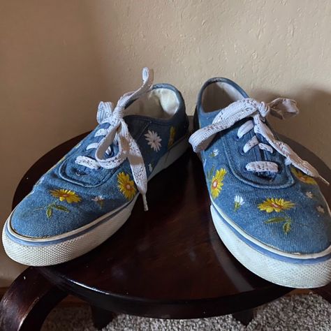 I might be biased but you should probably buy this on Depop 👍 https://depop.app.link/2CT35ri4bhb Sunflower Converse, Retro Sunflower, Embroidered Converse, Converse Style, Flower Shoes, Flower Embroidery Designs, Kid Core, Flower Embroidery, Yellow Flower