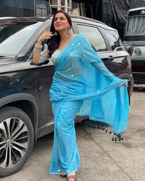 Shraddha Arya, Indian Fashion Saree, Indian Actress Hot Pics, Indian Sarees, Indian Outfits, Bollywood Actress, Night Gown, Indian Fashion, Beauty Women