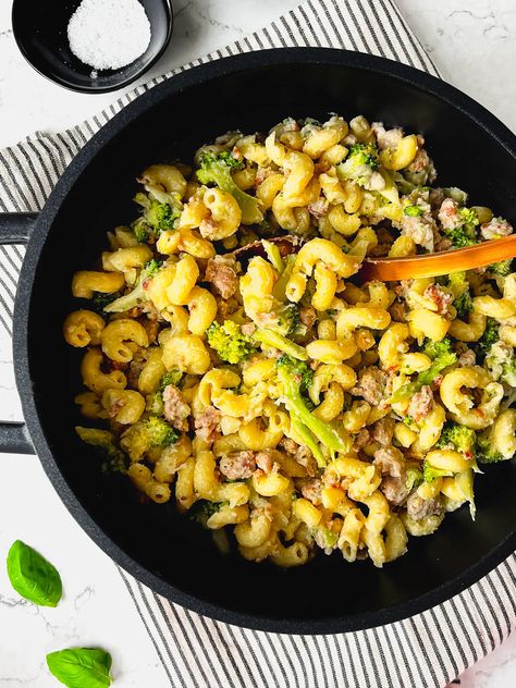 CREAMY SAUSAGE AND BROCCOLI PASTA Sausage Broccoli Pasta, Broccoli Sausage, Comfort Pasta, Broccoli Pasta, Herb Sauce, Spaghetti Pasta, Easy Pasta, Broccoli, Family Meals