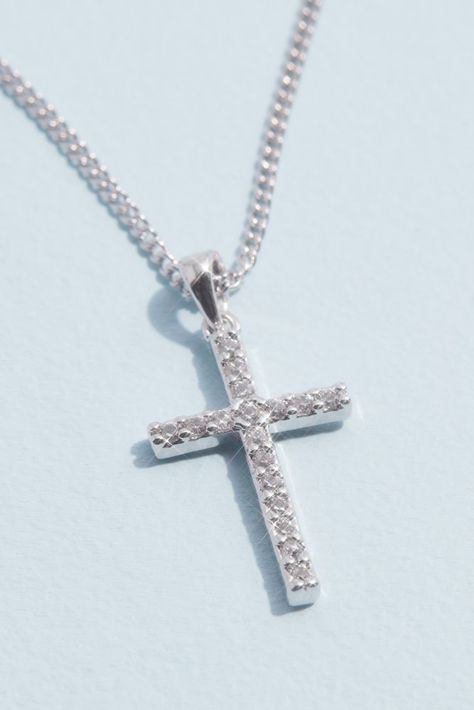 Flower Girl Necklace, Cute Necklaces, The Bling Ring, Cross Necklaces, Crystal Cross, Cultured Pearl Necklace, Classic Necklace, Dope Jewelry, Crystal Choker