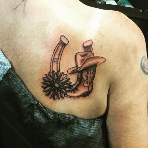 Horseshoe Memorial Tattoo, Western Memorial Tattoos, Ladies Tattoos, Tattoos Memorial, Thigh Tats, Copper Ideas, Horseshoe Tattoo, Red Flower Tattoos, Western Tattoo