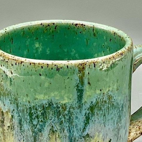 Kim Mitchell Pottery on Instagram: "What a trio! I love how the layers of lime and turquoise play so well together! And in the process of dripping, they all knew just where to stop! This is laguna speckled buff. 3 layers of winterwood on the outside, 3 layers of robin’s egg inside… 2 overlapping bands each on the outside of RE and lime shower. Keep the bottom third of the piece with just the winter wood 3x because the other two glazes will definitely drip! Fired to cone 6. #potteryglazing #glaze Laguna Glaze Layering, Speckled Buff Glaze Combos, Green Glaze Pottery, Mayco Green Tea Glaze Combinations, Winterwood Glaze Combinations, Laguna Glaze, Key Lime Glaze, Ceramic Glazing, Glazing Ideas