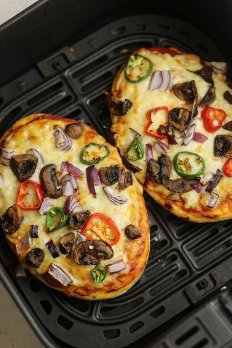 Air fryer naan pizza is... - Air Fryer Recipes & Tips | Facebook Air Fryer Naan, Pizza In Air Fryer, Pizza Naan, Air Fryer Recipes Beef, Naan Bread Pizza, Naan Pizza Recipes, Pain Naan, New Air Fryer Recipes, Naan Pizza