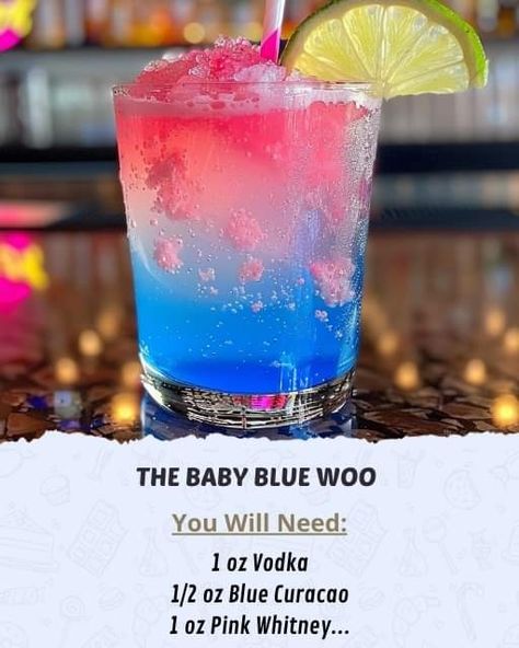 Blue Drink, Kawaii Party, Blue Drinks, Blue Curacao, Pink Drinks, Reveal Party, Reveal Parties, Gender Reveal Party, Gender Reveal