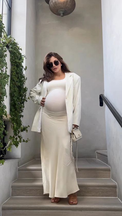 Pregnant Dinner Outfits, Luxury Pregnancy, Bump Fits, Mommy Ideas, Pregnancy Outfit, Trendy Maternity Outfits, Maternity Chic, Pregnancy Style, Cute Maternity Outfits