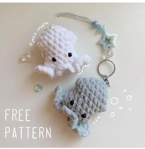 Free Pattern Cute Squid Pattern by jellie.crafts (IG). If you're looking for a cute keychain idea (aside from the octopus), this cute crochet squid is for you 😊. #crochetersoftiktok #inspo #freepattern #crochetkeychain #squiecrochet #handmade Small Crochet Keychain Patterns, Crochet Plushies Pattern Free Easy, Market Crochet Ideas, Crochet Ideas To Sell, Crochet Pattern Keychain, Easy Crochet Animals, Quick Crochet Patterns, Crochet Keychain Pattern, Pola Amigurumi