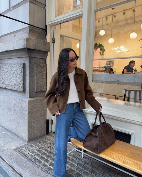 Here for all the brown tones this autumn 🤎🍂 Outfit details: Jacket @cosstores Knit @softgoatcashmere Jeans @abercrombie Boots @bobbies Bag @amazonfashion (crazy right) Linked on my stories & in my bio 🫶🏽 . . . Autumn outfit, casual outfit, autumn ootd, fall fashion, jeans outfit, fall outfit, every day outfit, chic style, London outfit Brown Tote Bag Outfit, Brown Handbag Outfit, Brown Purse Outfit, Autumn Outfit Casual, Fall Fashion Jeans, Autumn Ootd, Tote Bag Outfit, Fashion Jeans Outfit, Purse Outfit