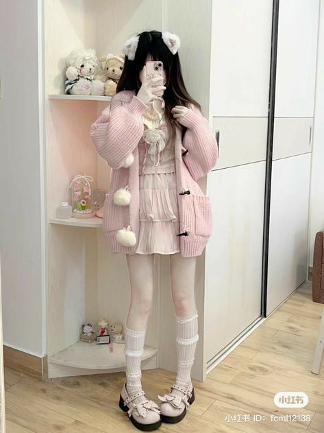 Cute Pastel Outfits, Cute Kawaii Outfits, Kawaii Outfit Ideas, Kawaii Sweater, Alt Outfits, Pretty Fashion, Club Outfit Ideas, Plus Sized, Ulzzang Fashion