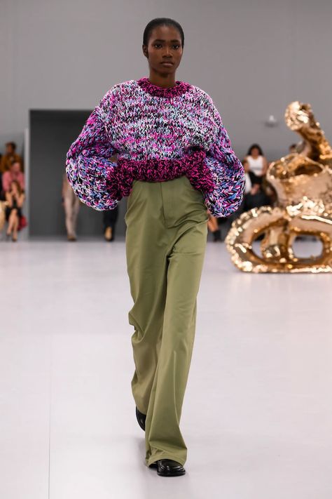 Loewe RTW Spring 2024 [PHOTOS] Knitwear Trends 2024, Runway Knitwear, Hand Knit Sweaters, Stylish Knitwear, Knitwear Trends, Jonathan Anderson, Skirt Trends, Spring Sweater, Knitwear Fashion