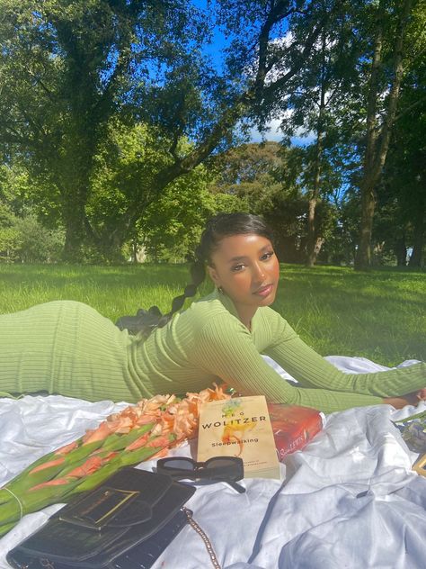 Picnic Photo Shoot, Picnic Pictures, Picnic Photography, Picnic Inspiration, Spring Photoshoot, Shotting Photo, Picnic Date, Instagram Pose, Instagram Inspo