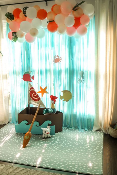 25 Moana Birthday Party Ideas Simple Moana Birthday Party, Moana 4th Birthday Party Ideas, Moana Third Birthday Party, Moana Boat Diy, Moana Balloon Garland, Moana 2nd Birthday Party For Girl, Moana First Birthday Party, Moana Backdrop, Caroline Birthday