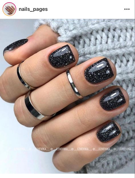 Black And Gray Sparkle Nails, Sparkly Black Dip Powder Nails, Black Sparkly Dip Nails, Black And Shiny Nails, Black Sparkly Nails Short, Black Metallic Nails Short, Black Sns Nails Short, Biab Nail Design Black, Black Nails Sns