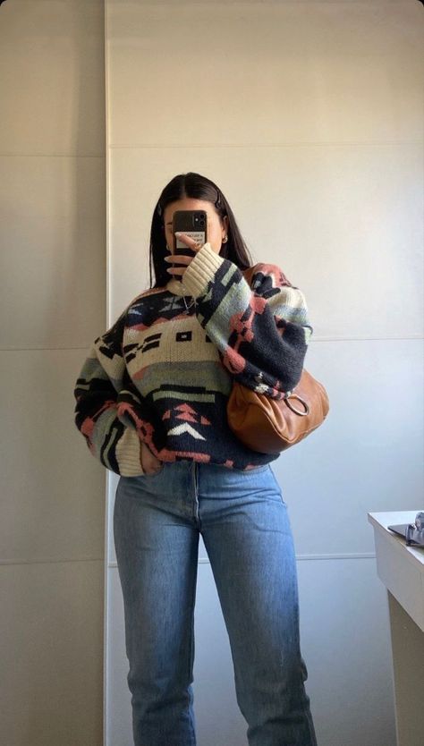 5 Best Plus Size Airport Outfits You Should Try | Chic & Aesthetic Plus Size Airport Outfits Mid Size Fall Outfits Aesthetic, Outfit Inspo Size 12-14, Fall 2023 Midsize, Fall Fits Curvy, Cold Weather Outfits Midsize, Mid Sized Fashion Fall, Curve Fall Outfits, Plus Size Airport Outfit Winter, Midsize Outfits Winter Cold Weather