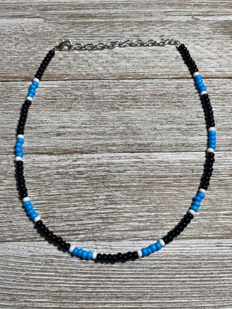 Black And Blue Bracelet, Beeded Necklace, Pretty Beaded Jewelry, Evil Eye Jewelry Bracelet, Drátěná Socha, Kalung Manik-manik, Hand Jewelry Rings, Simple Beaded Necklaces, Handmade Choker Necklace