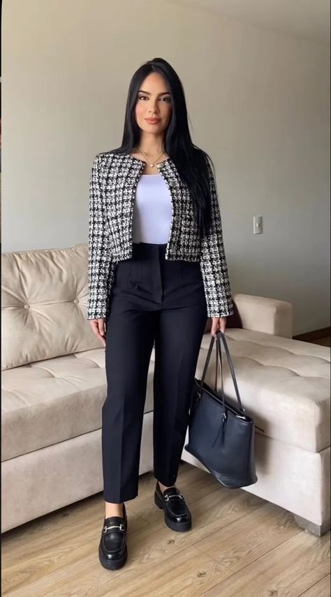 Lawyer Aesthetic, Female Lawyer, Ținute Business Casual, Aesthetic Tips, Fashionable Work Outfit, Mode Costume, Stylish Work Attire, Professional Outfits Women, Corporate Outfits