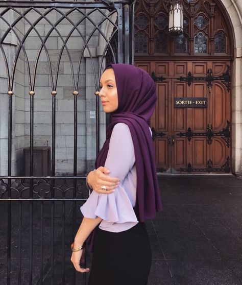 Pinterest: @adarkurdish Purple Outfits Hijab, Purple Hijab Outfit, Pastel Hijab, Outfits Pastel, Scarf Head Wrap, Conservative Dresses, Outfits Hijab, Chiffon Hijab, Hijab Fashionista