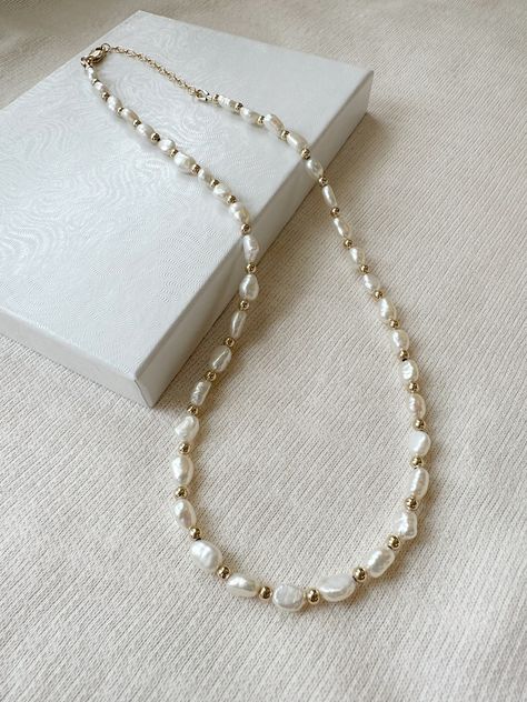 Beaded Pearl Necklace 14K Gold Filled Irregular Pearl - Etsy Pearl And Gold Beads Necklace, Natural Pearl Necklace, Gold Bead Necklace, Keepsake Jewelry, Vermeil Jewelry, Fall Jewelry, Freshwater Pearl Necklaces, Pearl Chain, Gorgeous Earrings