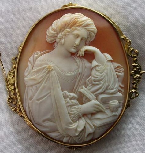 Antique Cameo The Sibilla Persica (Persian Sibyl) after the painting by Guercino. Italy, ca 1860-70 Cameo Jewelry, Vintage Cameo, Carved Shell, Cameo Brooch, Victorian Jewelry, Vintage Jewels, Antique Jewellery, Jane Austen, Vintage Jewellery