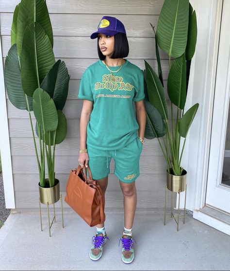 Tiana Taylor, Sneakers Looks, Tomboy Outfits, Tomboy Style Outfits, Chill Outfits, Streetwear Fashion Women, Cute Swag Outfits, Tomboy Fashion