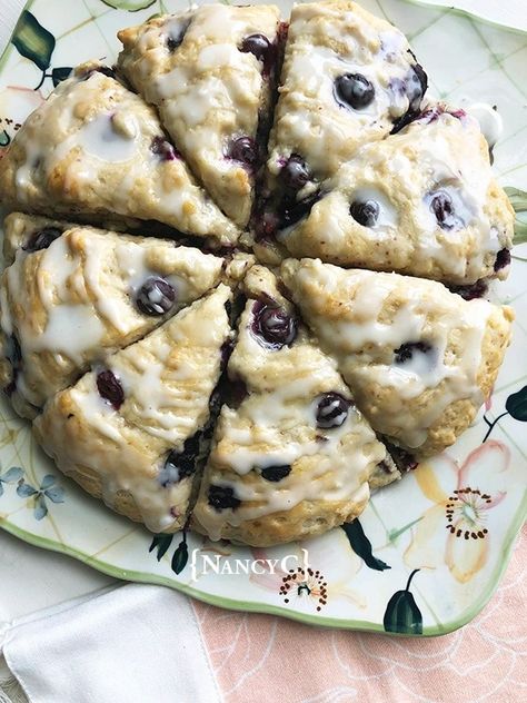 Blueberry Buttermilk Scones – NancyC Buttermilk Recipes Healthy, Scones With Buttermilk, Scones And Clotted Cream, Sour Cream Biscuits, Breakfast Kids, Buttermilk Scones, Pineapple Dessert, Tea With Friends, Pie Easy