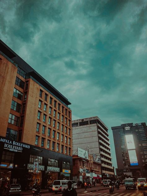 One of the most known streets of Kampala, Uganda. Uganda Aesthetic, Uganda Kampala, Scrapbook Inspo, Snap Streaks, Kampala Uganda, African Travel, Pretty Jewelry Necklaces, Snap Streak, Beautiful Cities