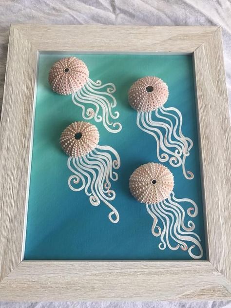 Textured Frame, Jellyfish Decorations, Jellyfish Painting, Jellyfish Craft, Art Coquillage, Jellyfish Art, Sea Urchins, Shell Crafts Diy, Sea Crafts