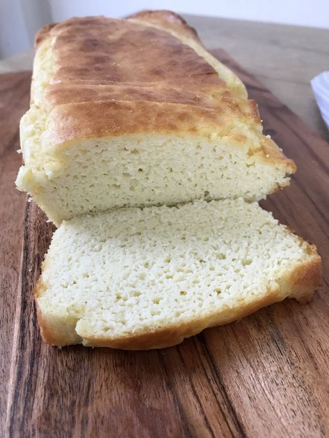 Keto Cream Cheese Bread - Low Carb Bread Reasipe Cream Cheese Bread Recipes, Cheese Bread Recipes, Zucchini Cheesy Bread, Recipes Using Cream Cheese, Bread With Cream Cheese, Best Low Carb Bread, Keto Carbs, Keto Cream Cheese, Cream Cheese Bread